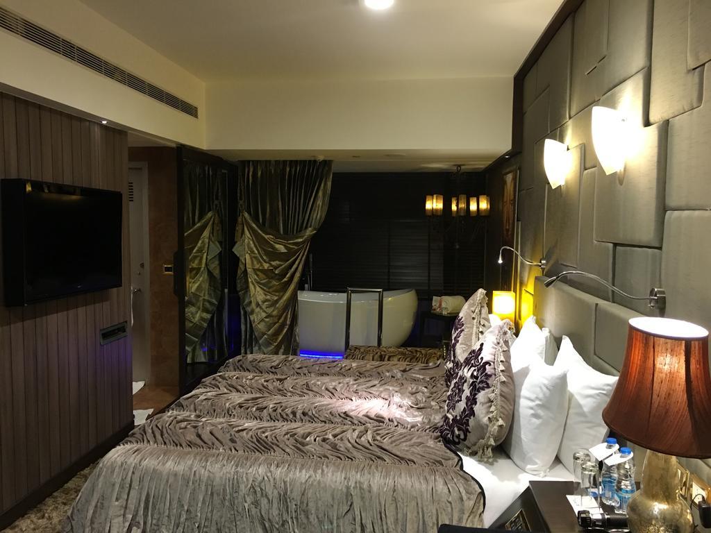 Radisson Blu Hotel Mbd Ludhiana Extérieur photo